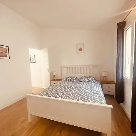 A Beautifully Maintained Townhouse With Terrace Apartamento *